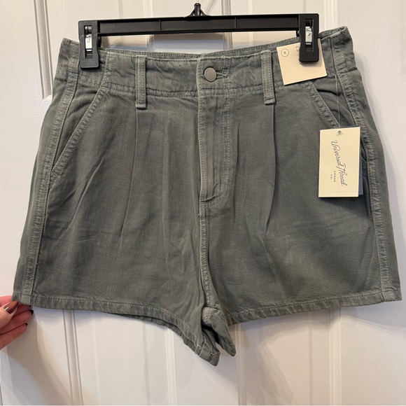 Universal Thread High Rise Pleated Jean Shorts Size 6 - Picture 4 of 6